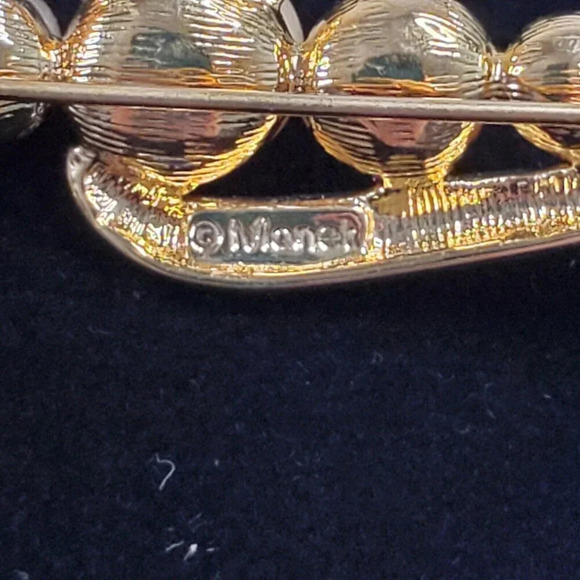 Vintage Monet Brooch Gold Tone Faux Pearl Bar Pin 2.5” Signed MONET - Picture 7 of 7